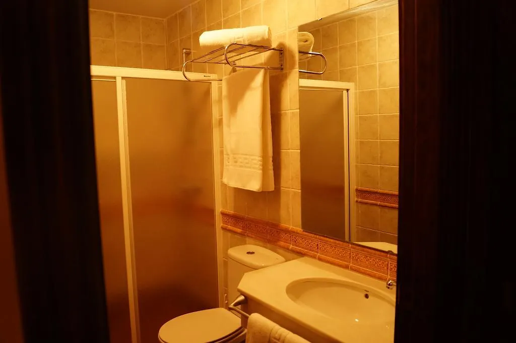 Casa Rural 3. Los Castanuelos Bed & Breakfast Guejar-Sierra